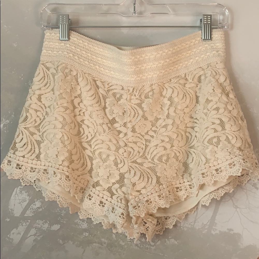 Cream Lace Shorts🤍🤍🤍